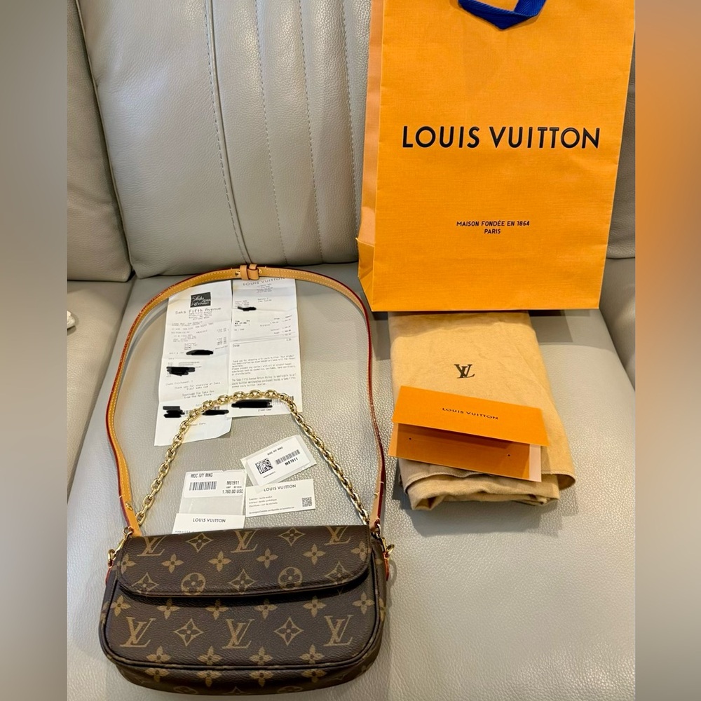Louis Vuitton Ivy Convertible Crossbody in Monogram -  beautiful condition!